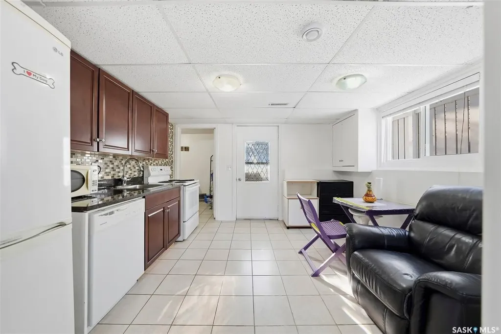 111 Gustin Crescent Saskatoon SK S7H 6H7