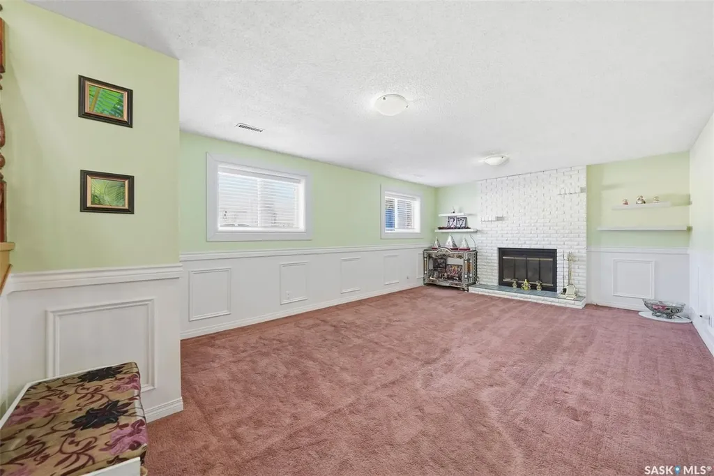 111 Gustin Crescent Saskatoon SK S7H 6H7