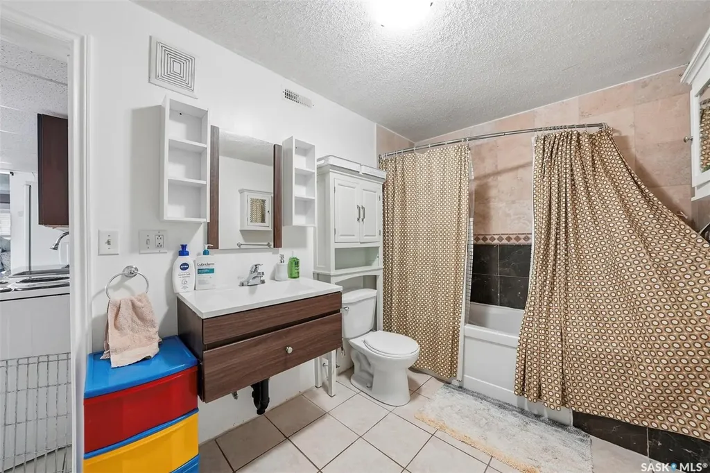 111 Gustin Crescent Saskatoon SK S7H 6H7
