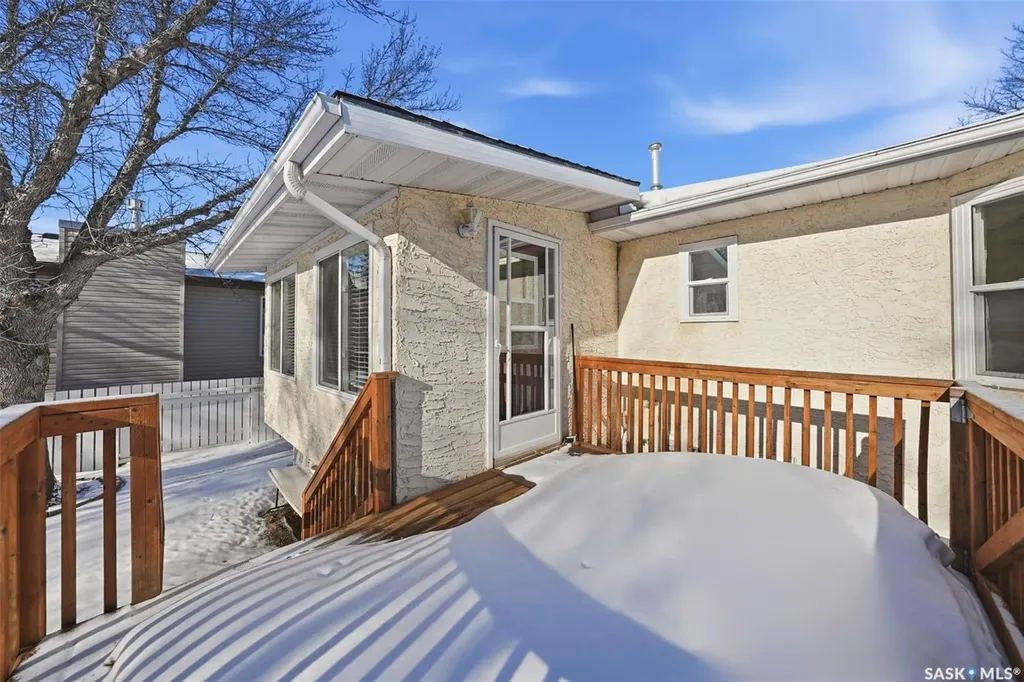 111 Gustin Crescent Saskatoon SK S7H 6H7