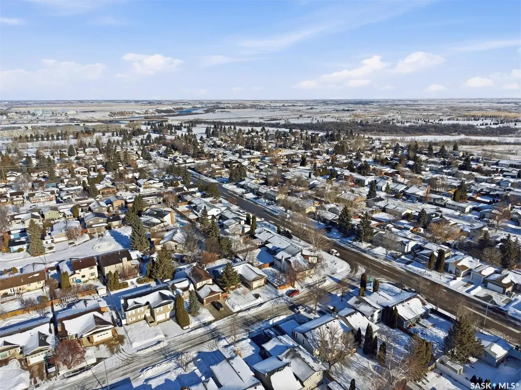 111 Gustin Crescent Saskatoon SK S7H 6H7