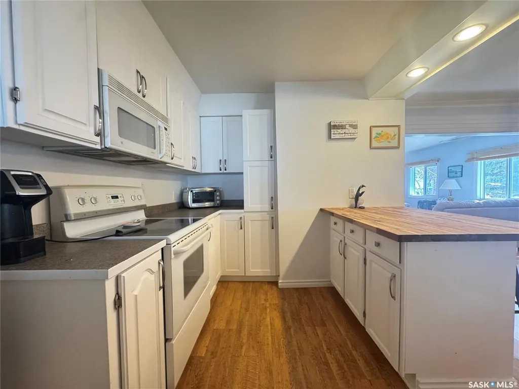 346A Fairchild Avenue Regina Beach SK S0G 4C0