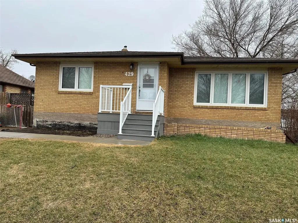 429 Third Street Estevan SK S4A 0P1