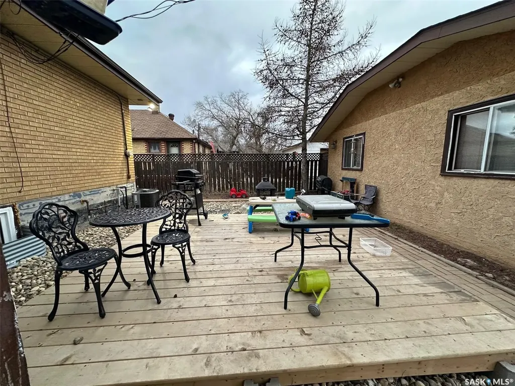 429 Third Street Estevan SK S4A 0P1