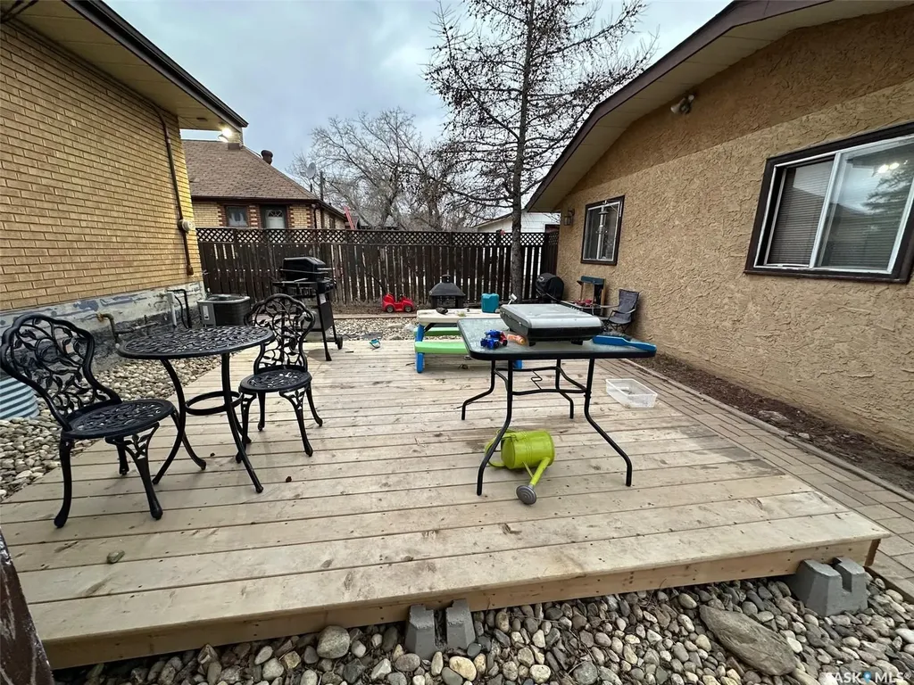 429 Third Street Estevan SK S4A 0P1