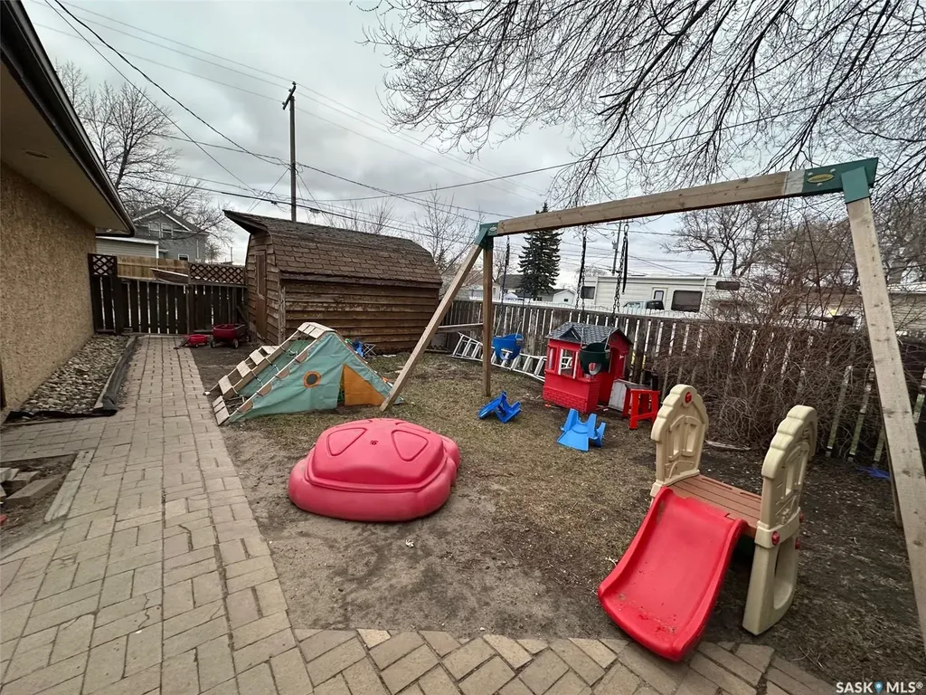 429 Third Street Estevan SK S4A 0P1