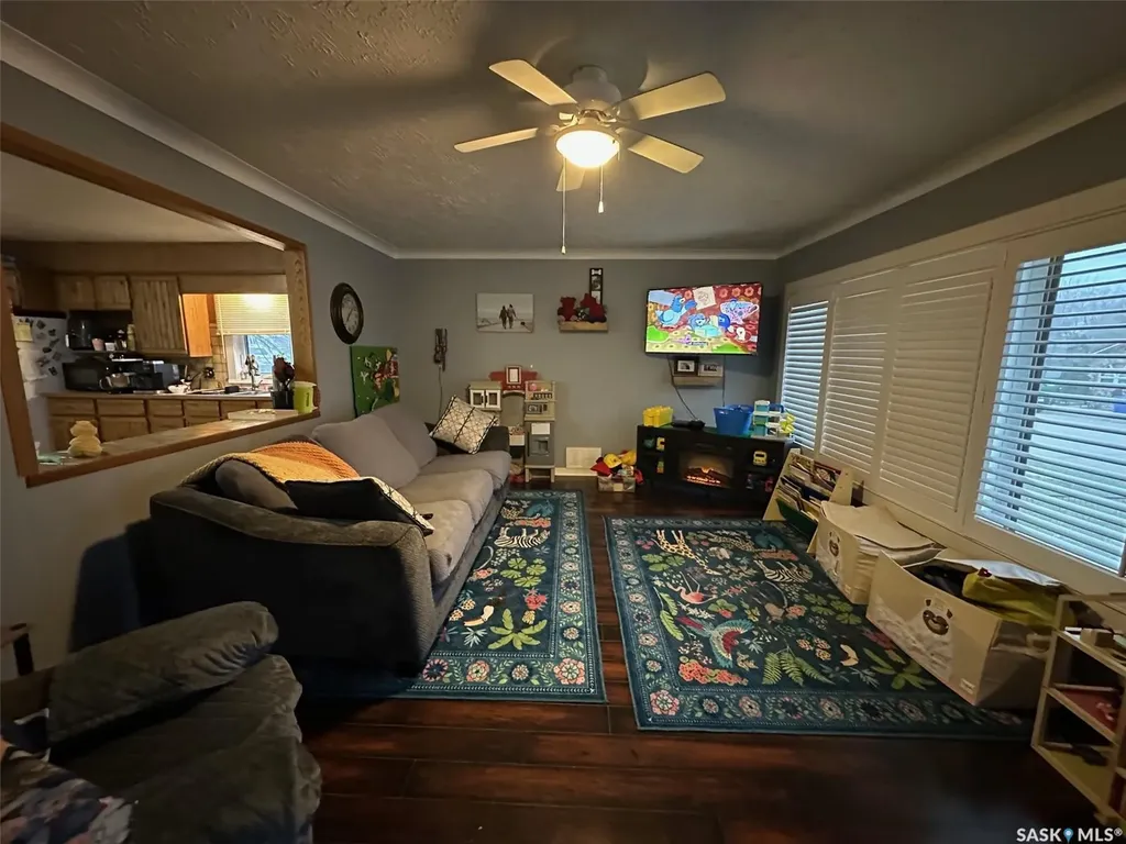 429 Third Street Estevan SK S4A 0P1