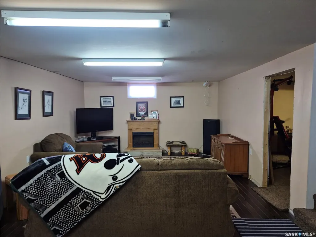 317 2nd Street W Ponteix SK S0N 1Z0