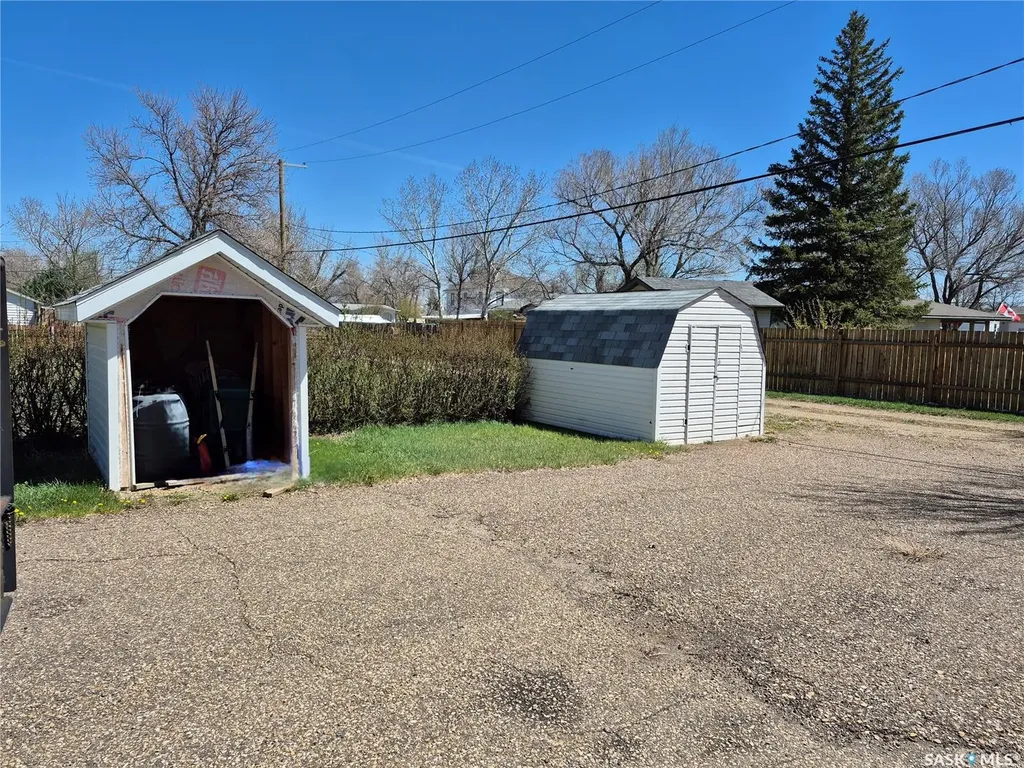 317 2nd Street W Ponteix SK S0N 1Z0