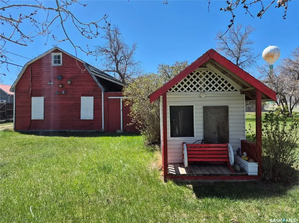 317 2nd Street W Ponteix SK S0N 1Z0