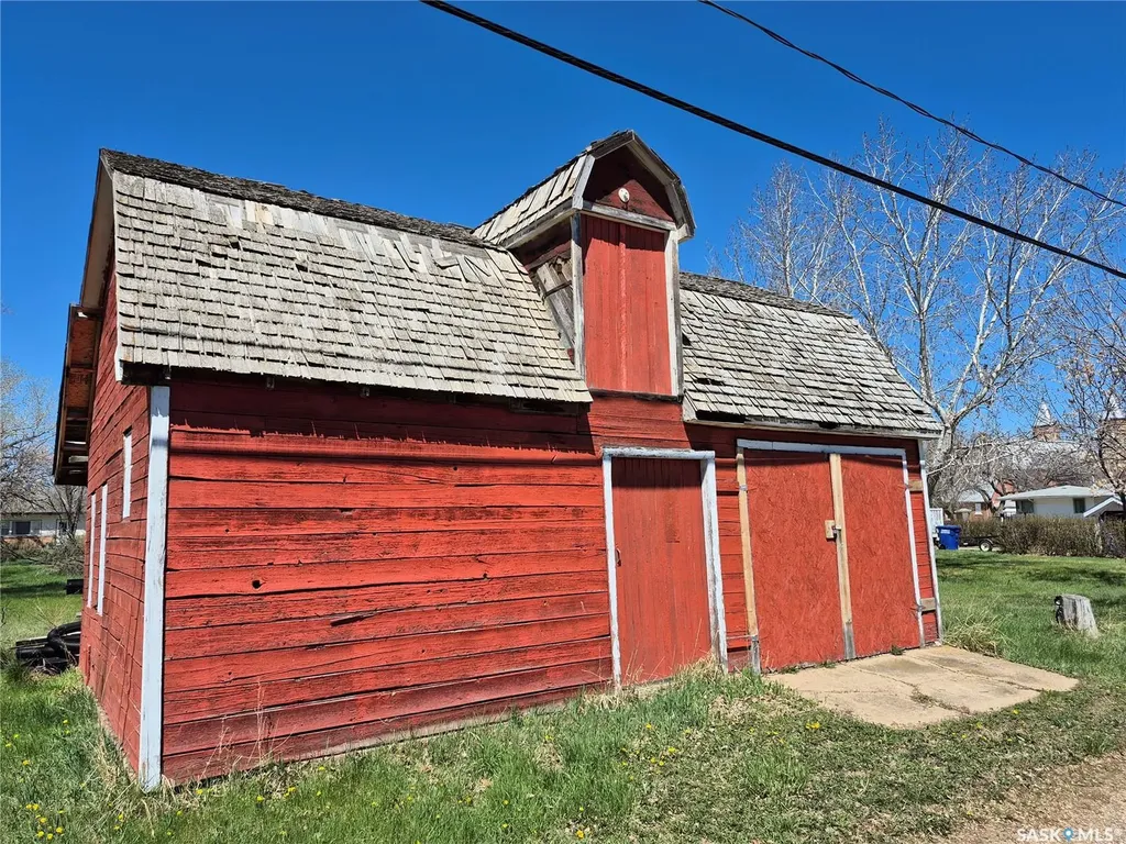 317 2nd Street W Ponteix SK S0N 1Z0