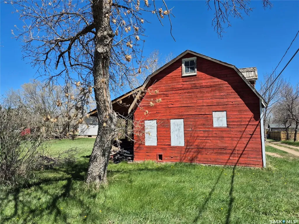 317 2nd Street W Ponteix SK S0N 1Z0
