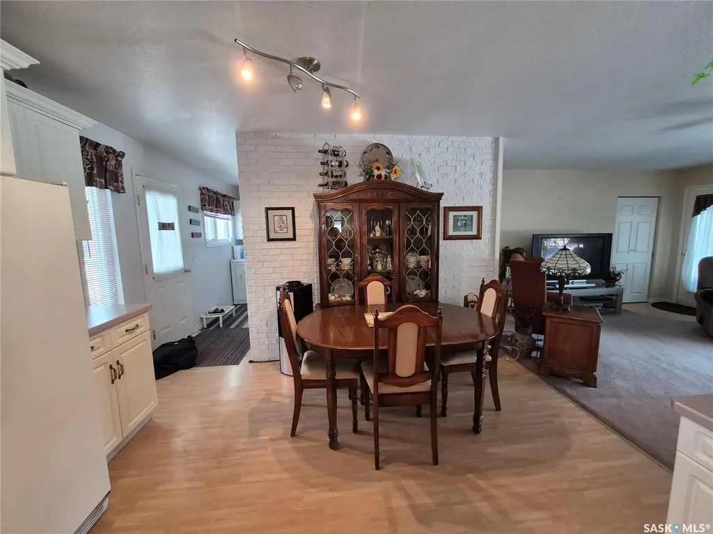 317 2nd Street W Ponteix SK S0N 1Z0