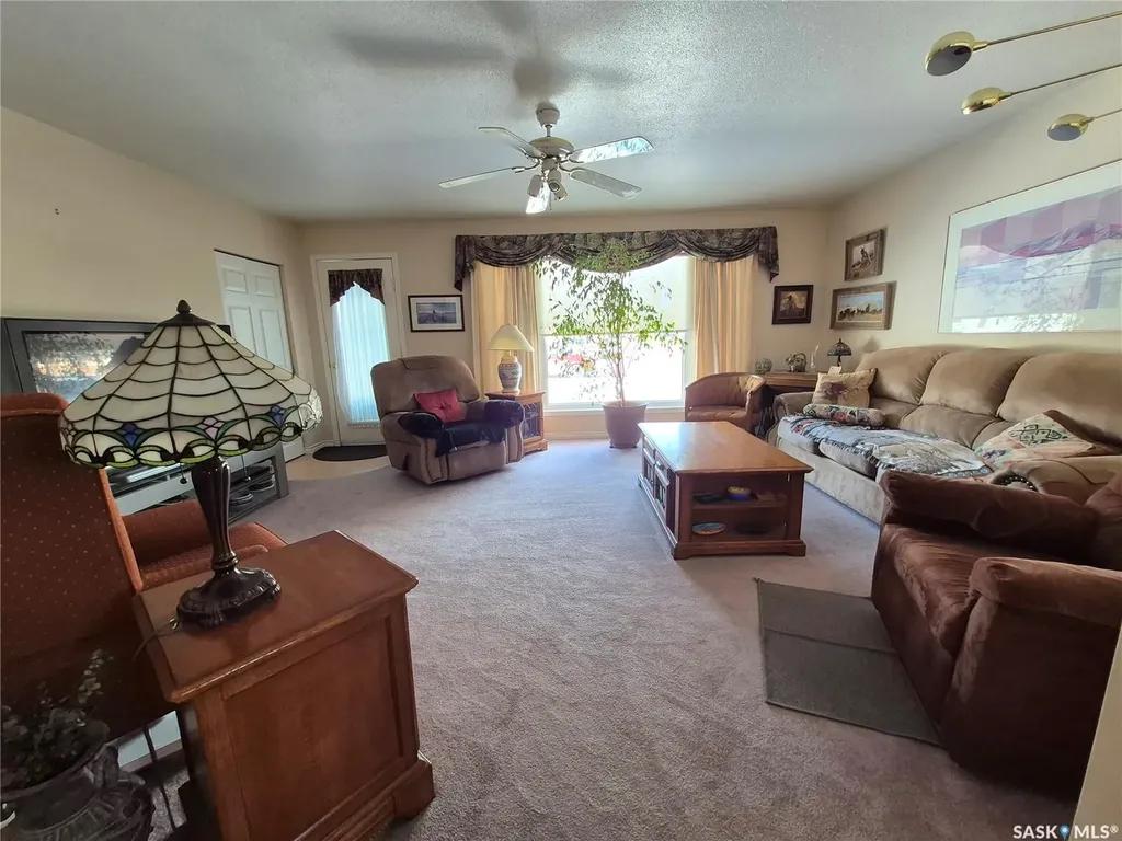 317 2nd Street W Ponteix SK S0N 1Z0