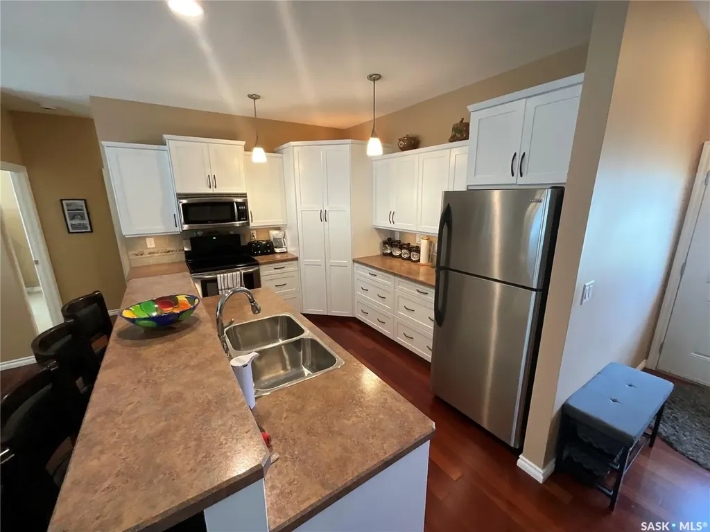 1590 4th Avenue NW Moose Jaw SK S6J 0A5