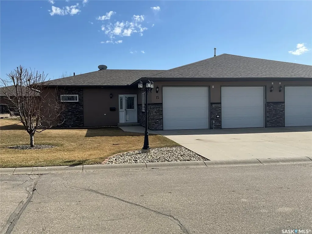 1590 4th Avenue NW Moose Jaw SK S6J 0A5