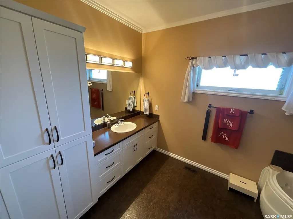 1590 4th Avenue NW Moose Jaw SK S6J 0A5