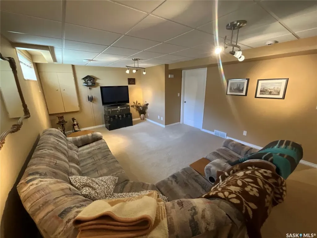 1590 4th Avenue NW Moose Jaw SK S6J 0A5