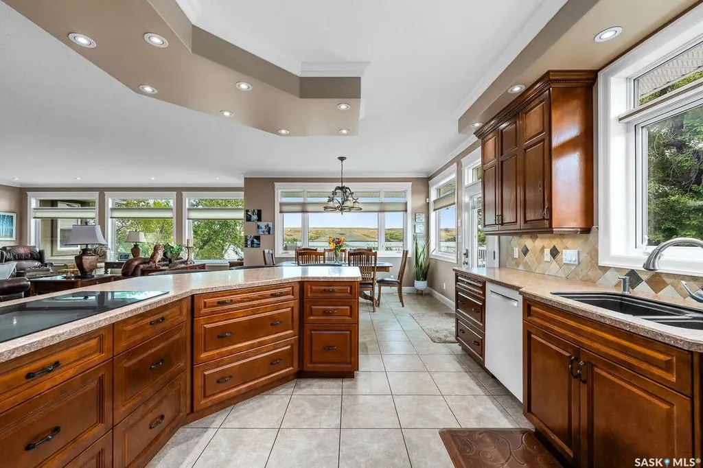 914 Tatanka Drive Sun Valley SK S6H 4P2
