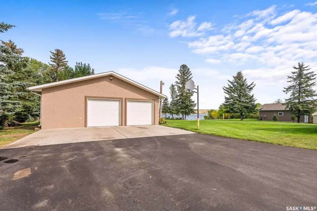 914 Tatanka Drive Sun Valley SK S6H 4P2
