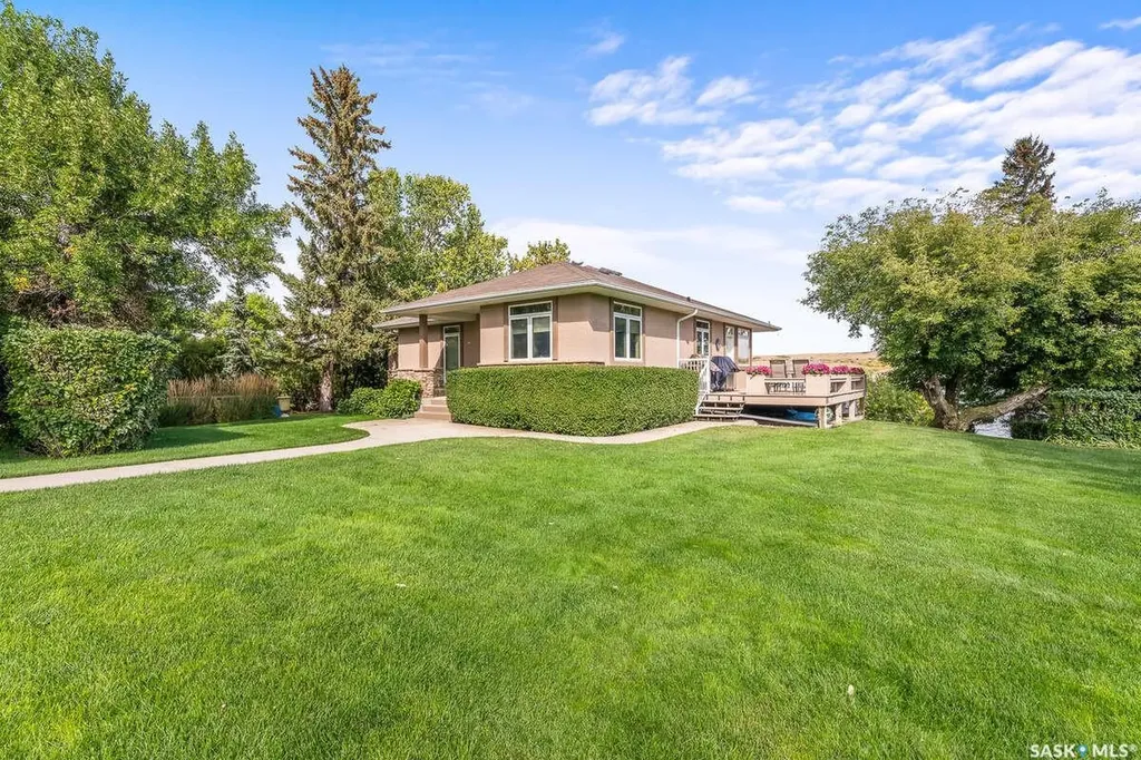 914 Tatanka Drive Sun Valley SK S6H 4P2