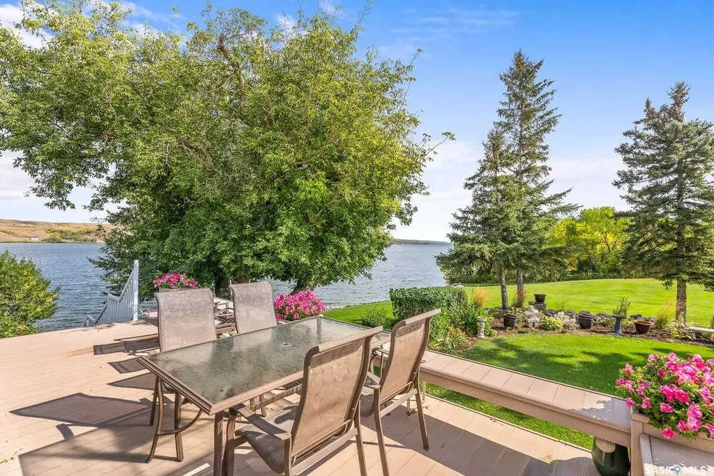 914 Tatanka Drive Sun Valley SK S6H 4P2