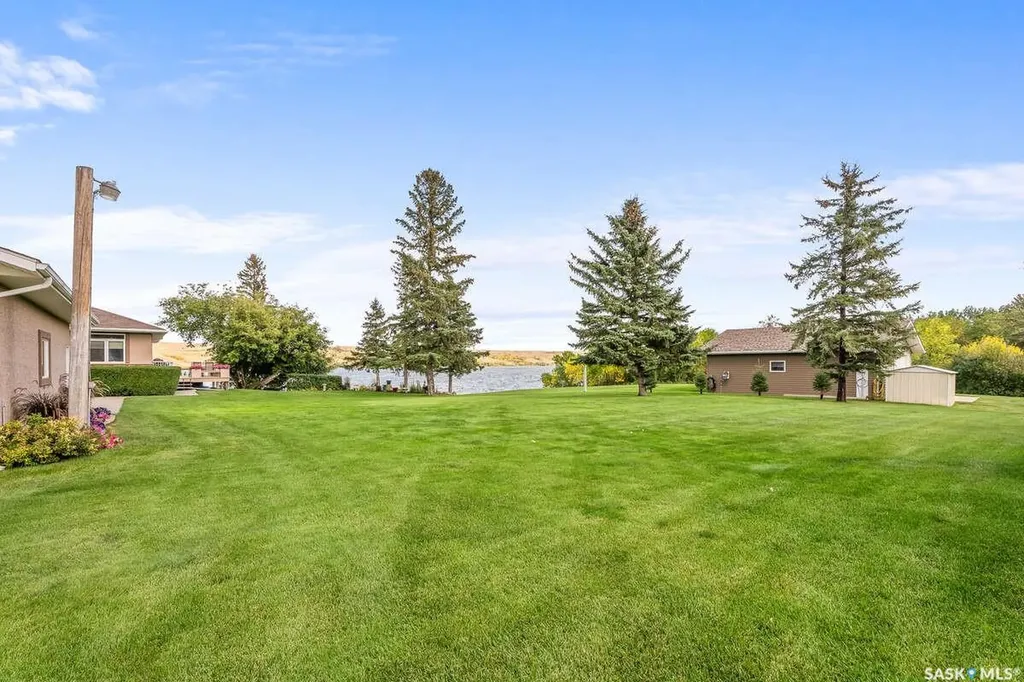 914 Tatanka Drive Sun Valley SK S6H 4P2