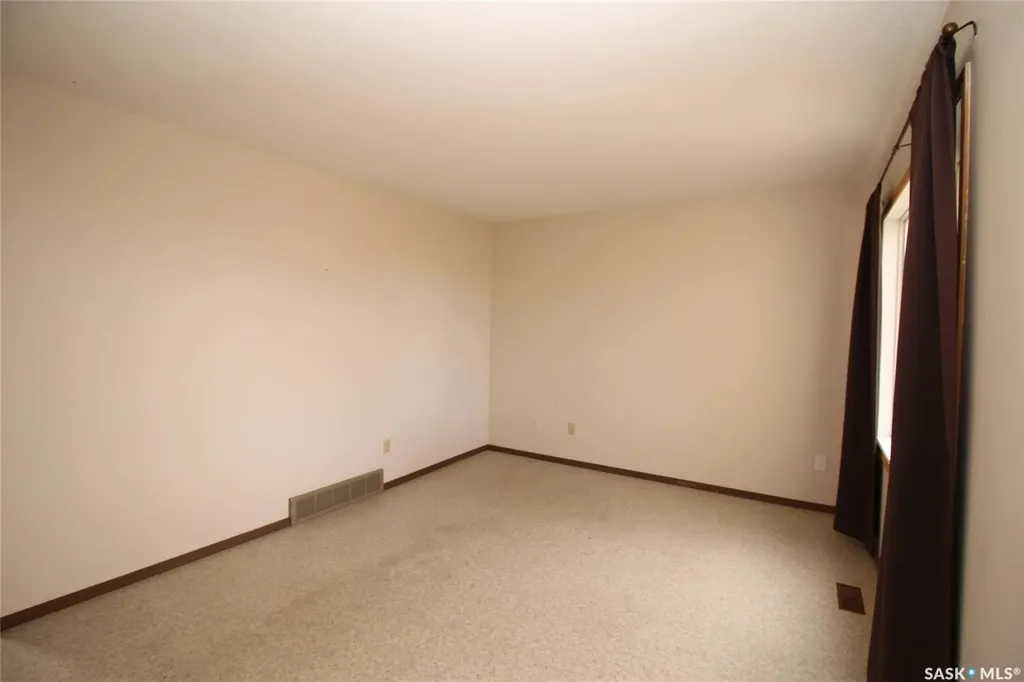 310-320 Railway Avenue W Val Marie SK S0N 2T0