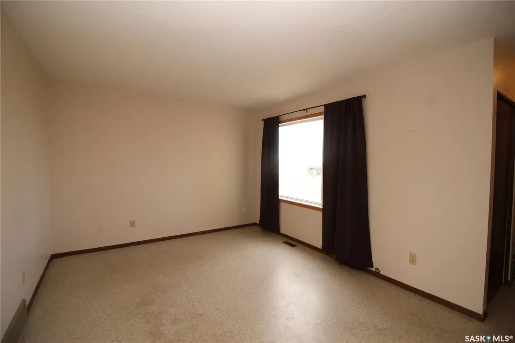 310-320 Railway Avenue W Val Marie SK S0N 2T0