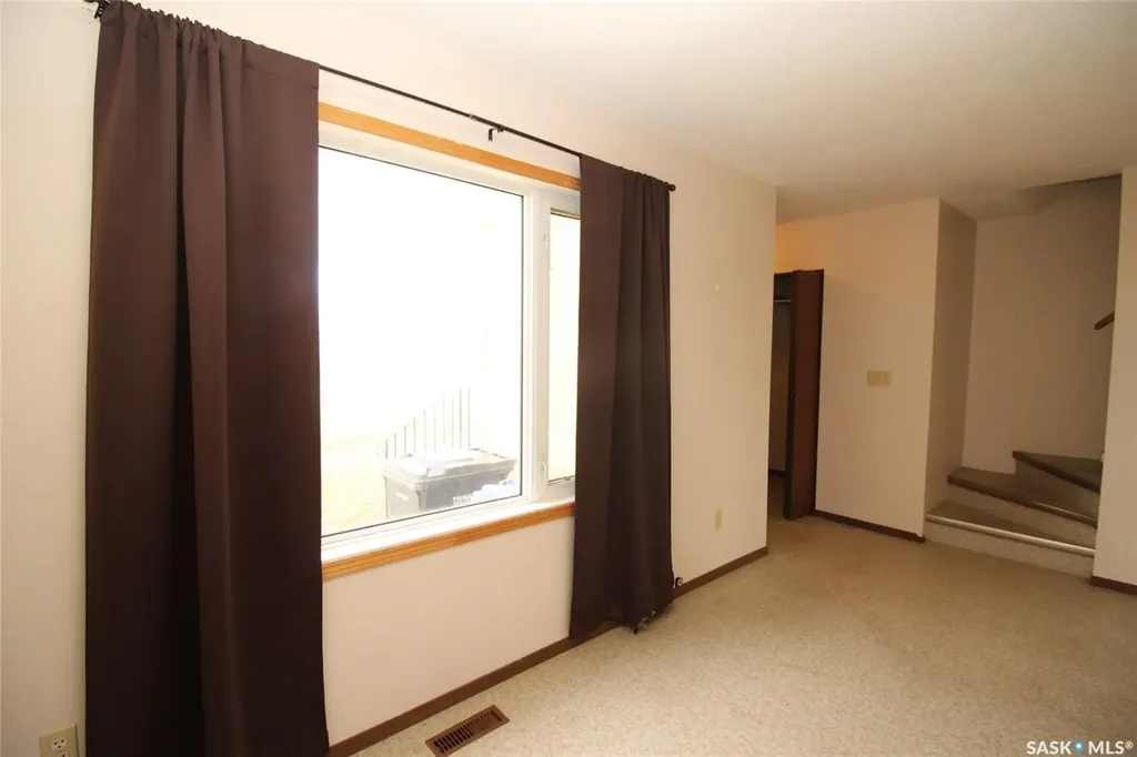 310-320 Railway Avenue W Val Marie SK S0N 2T0