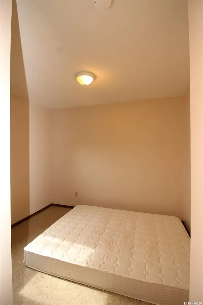 310-320 Railway Avenue W Val Marie SK S0N 2T0
