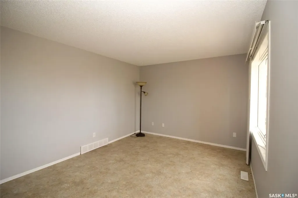 310-320 Railway Avenue W Val Marie SK S0N 2T0