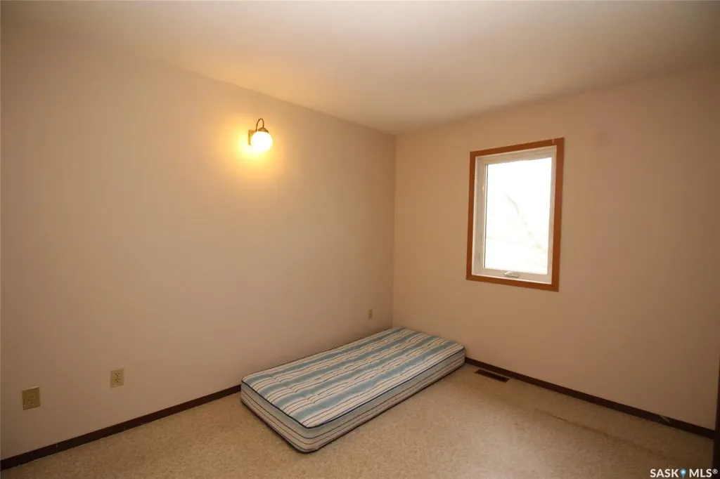 310-320 Railway Avenue W Val Marie SK S0N 2T0