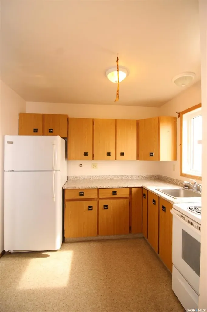 310-320 Railway Avenue W Val Marie SK S0N 2T0