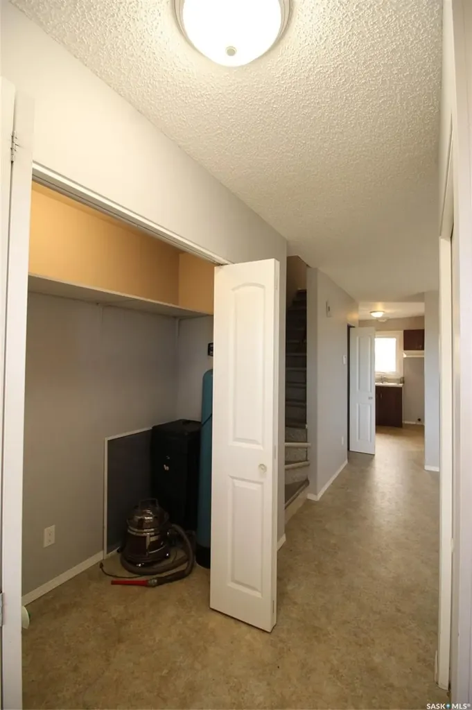 310-320 Railway Avenue W Val Marie SK S0N 2T0