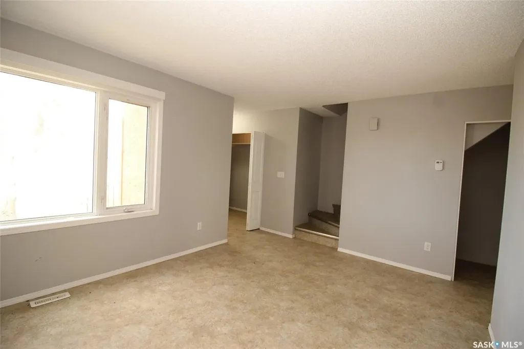 310-320 Railway Avenue W Val Marie SK S0N 2T0