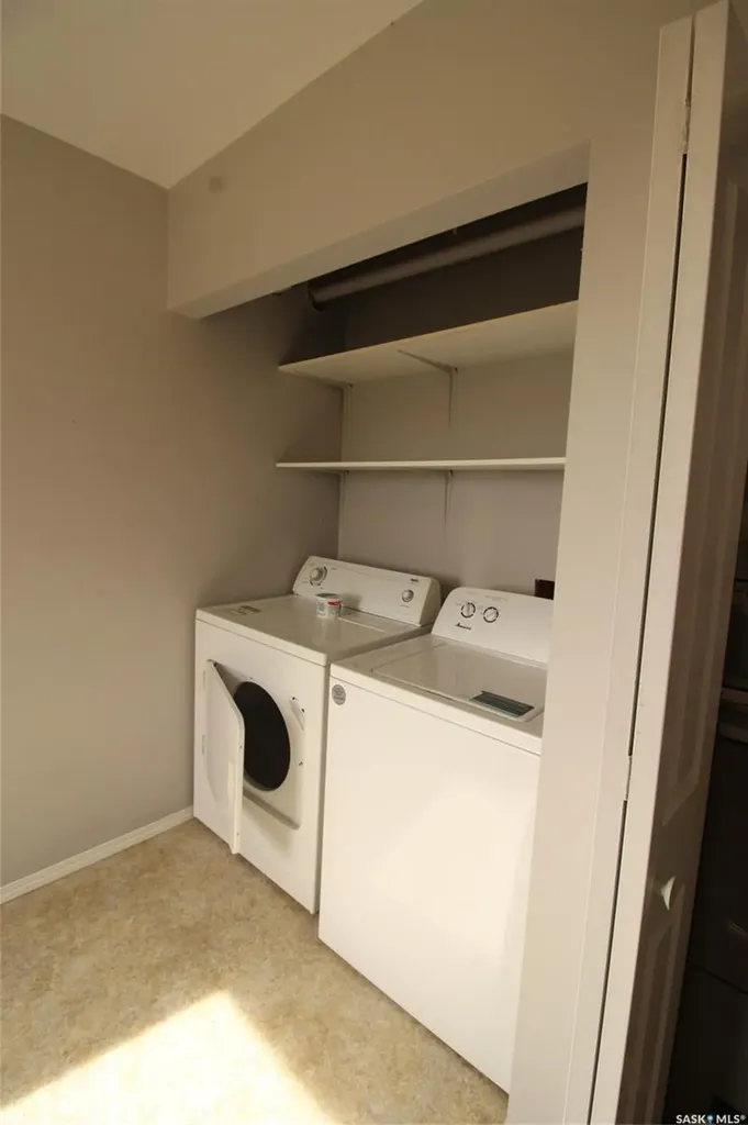 310-320 Railway Avenue W Val Marie SK S0N 2T0
