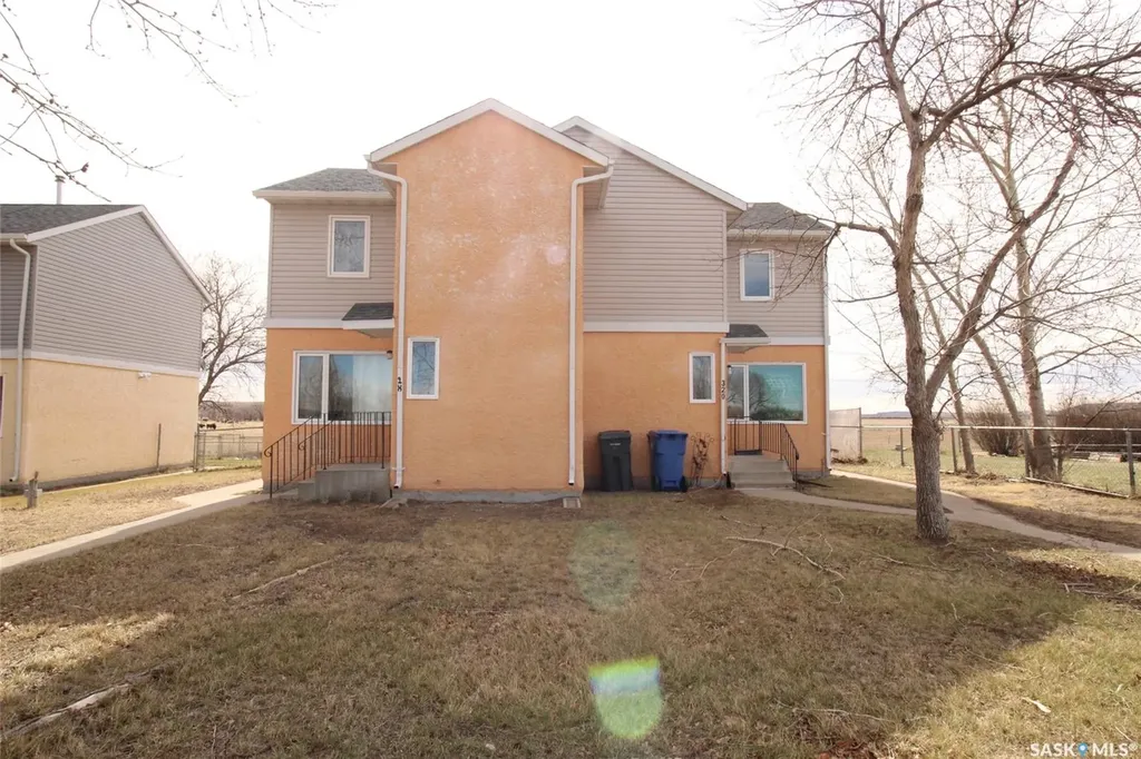 310-320 Railway Avenue W Val Marie SK S0N 2T0