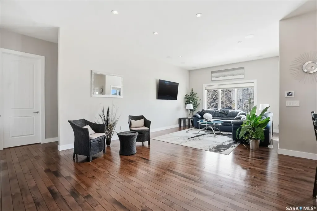 1807 Pohorecky Crescent Saskatoon SK S7W 0J2