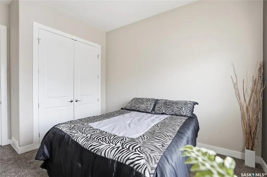 1807 Pohorecky Crescent Saskatoon SK S7W 0J2