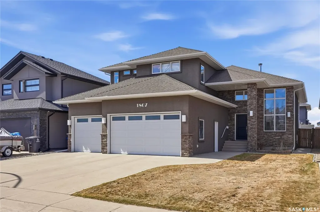 1807 Pohorecky Crescent Saskatoon SK S7W 0J2