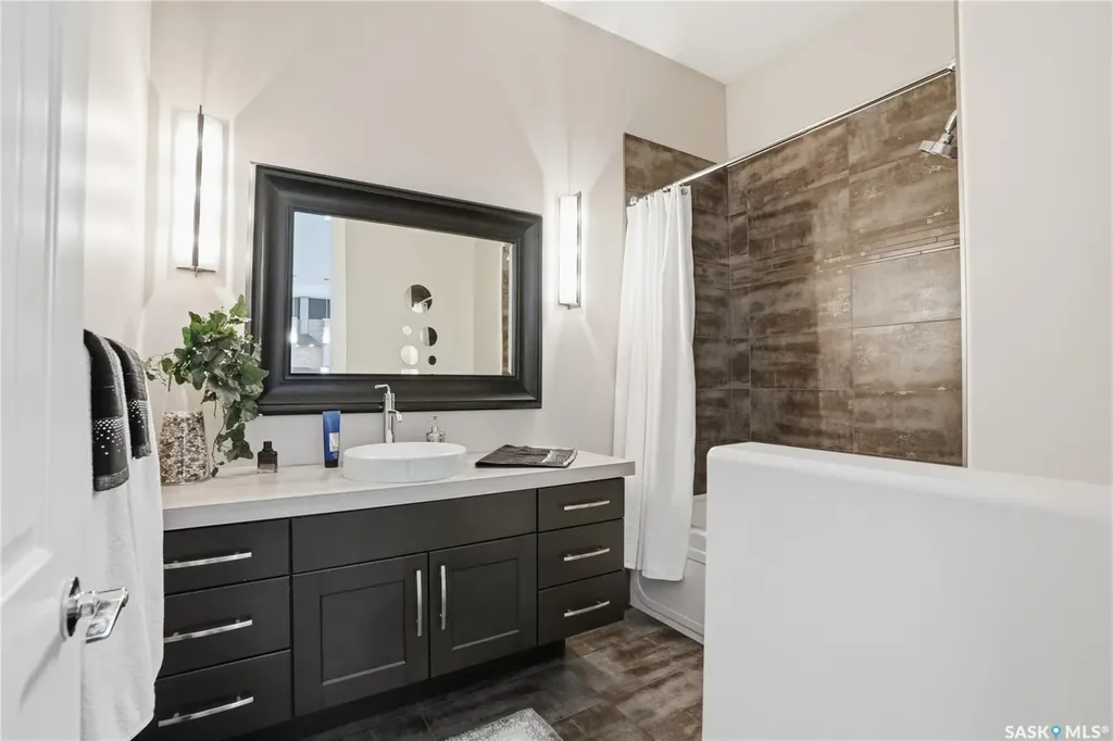 1807 Pohorecky Crescent Saskatoon SK S7W 0J2
