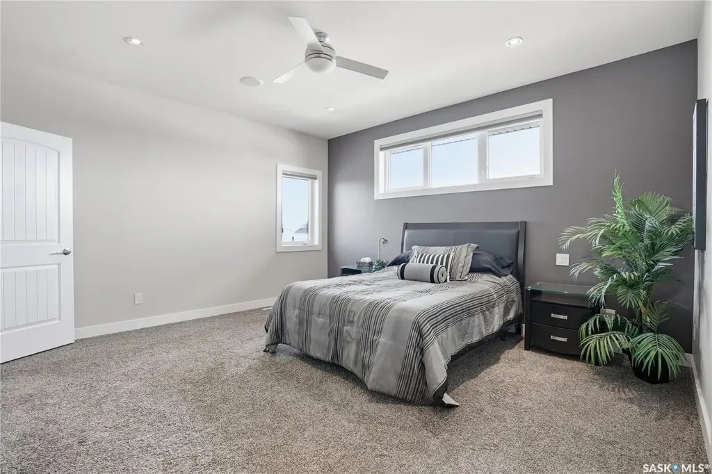 1807 Pohorecky Crescent Saskatoon SK S7W 0J2