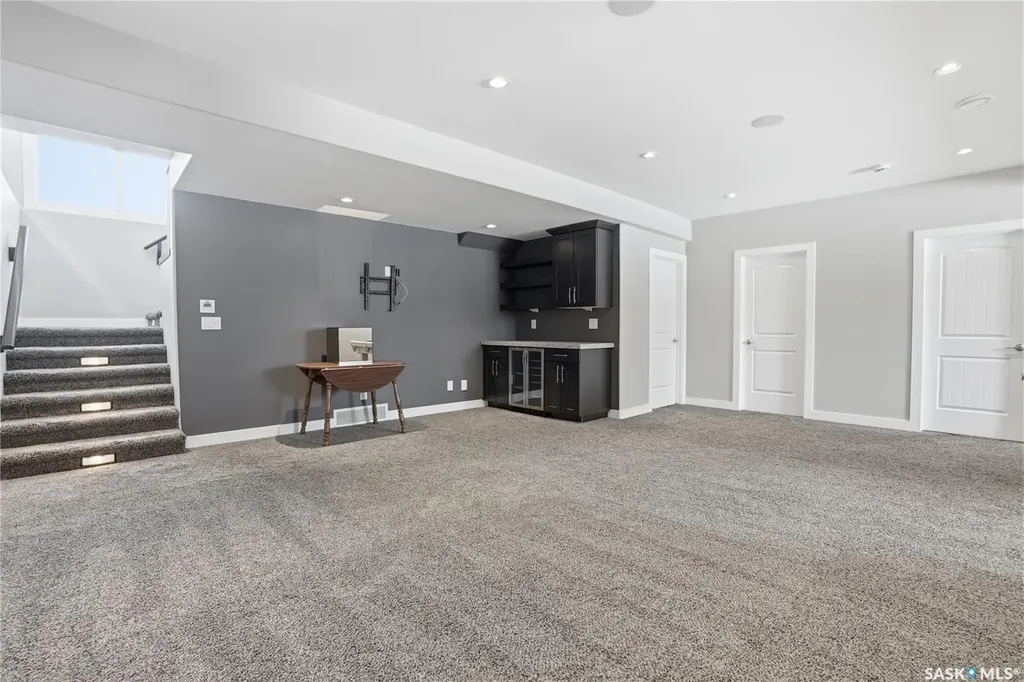 1807 Pohorecky Crescent Saskatoon SK S7W 0J2