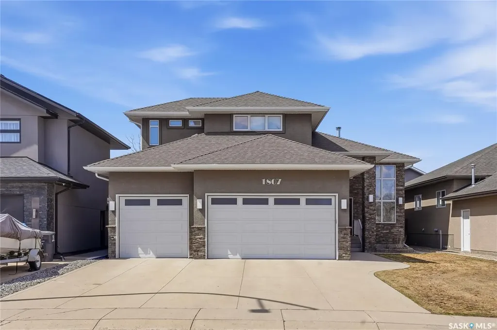 1807 Pohorecky Crescent Saskatoon SK S7W 0J2