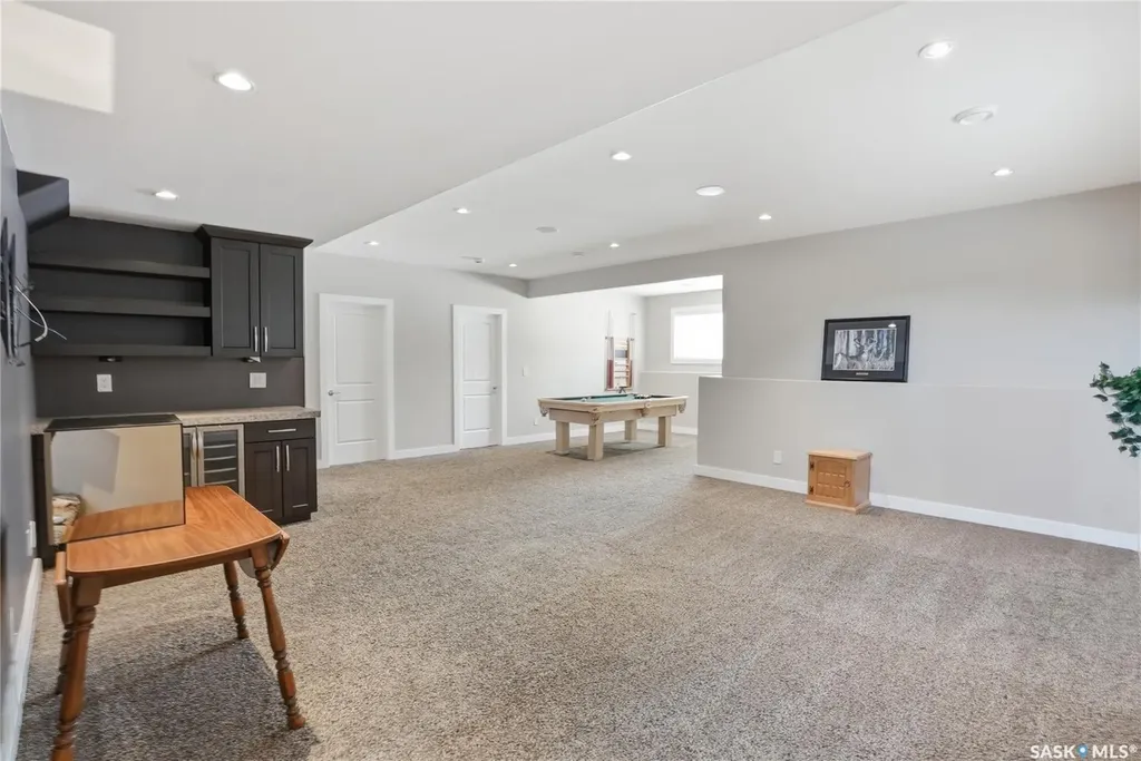 1807 Pohorecky Crescent Saskatoon SK S7W 0J2
