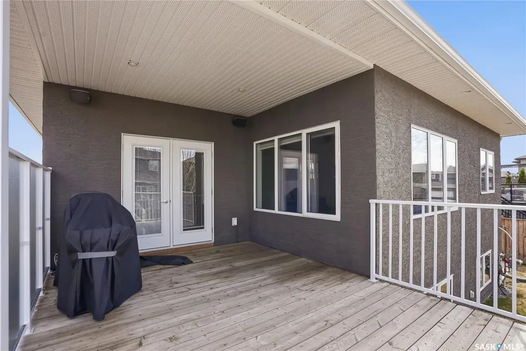 1807 Pohorecky Crescent Saskatoon SK S7W 0J2