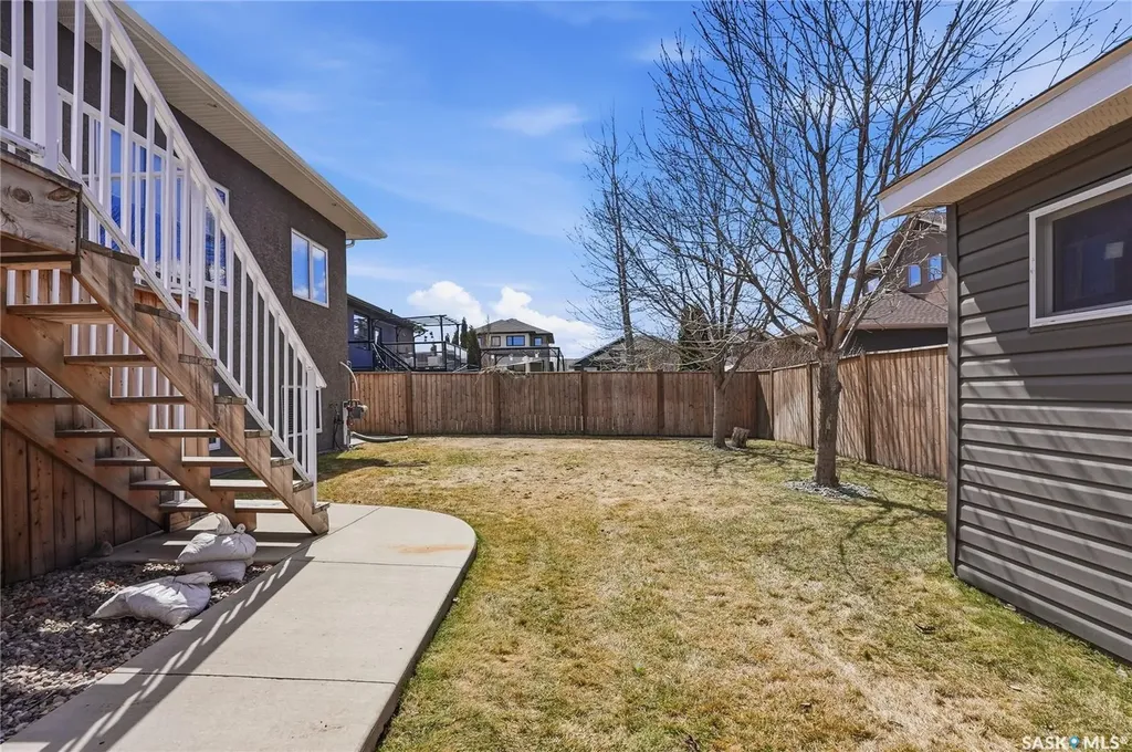 1807 Pohorecky Crescent Saskatoon SK S7W 0J2