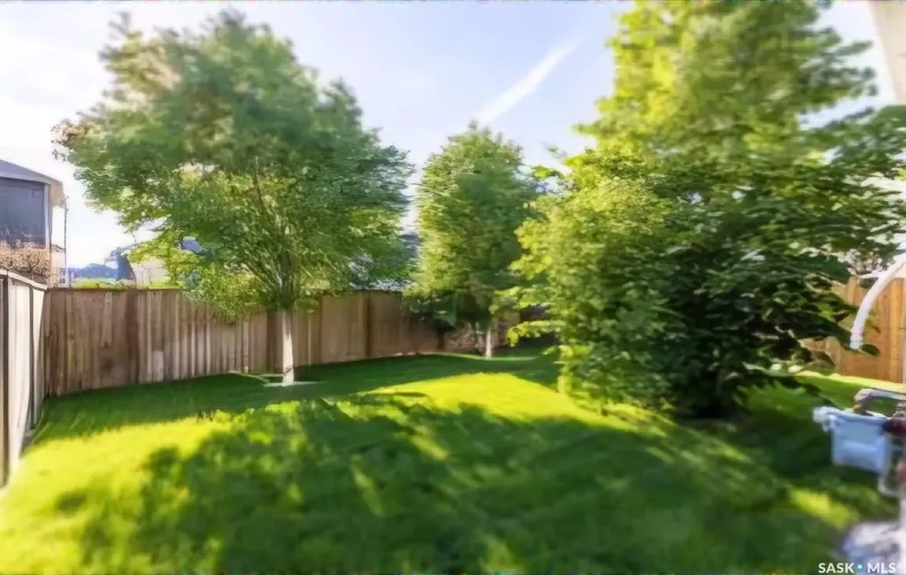 1807 Pohorecky Crescent Saskatoon SK S7W 0J2