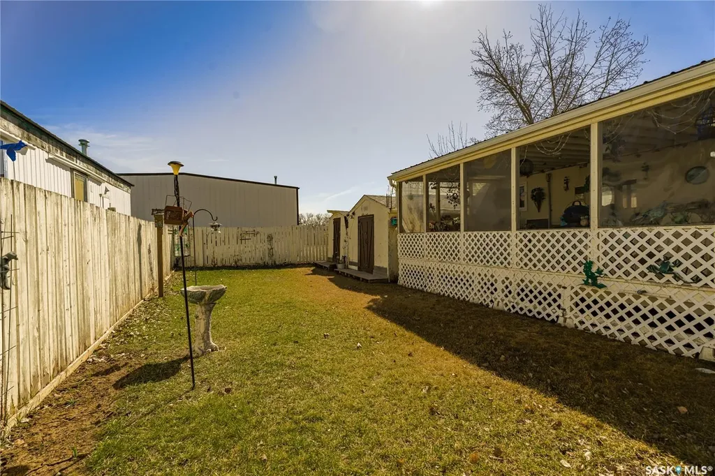 1455 9th Avenue NE Moose Jaw SK S6J 0A9